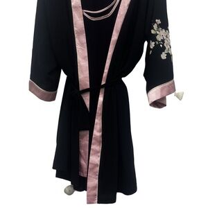 Oscar de la Renta Black and Pink Satin Robe  Embroidered Detail size S run big